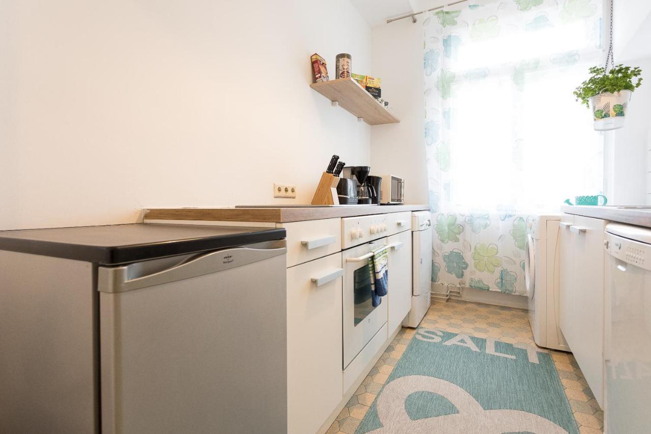 French Balcony - 45M² - Szeneviertel Lägenhet Wien Exteriör bild