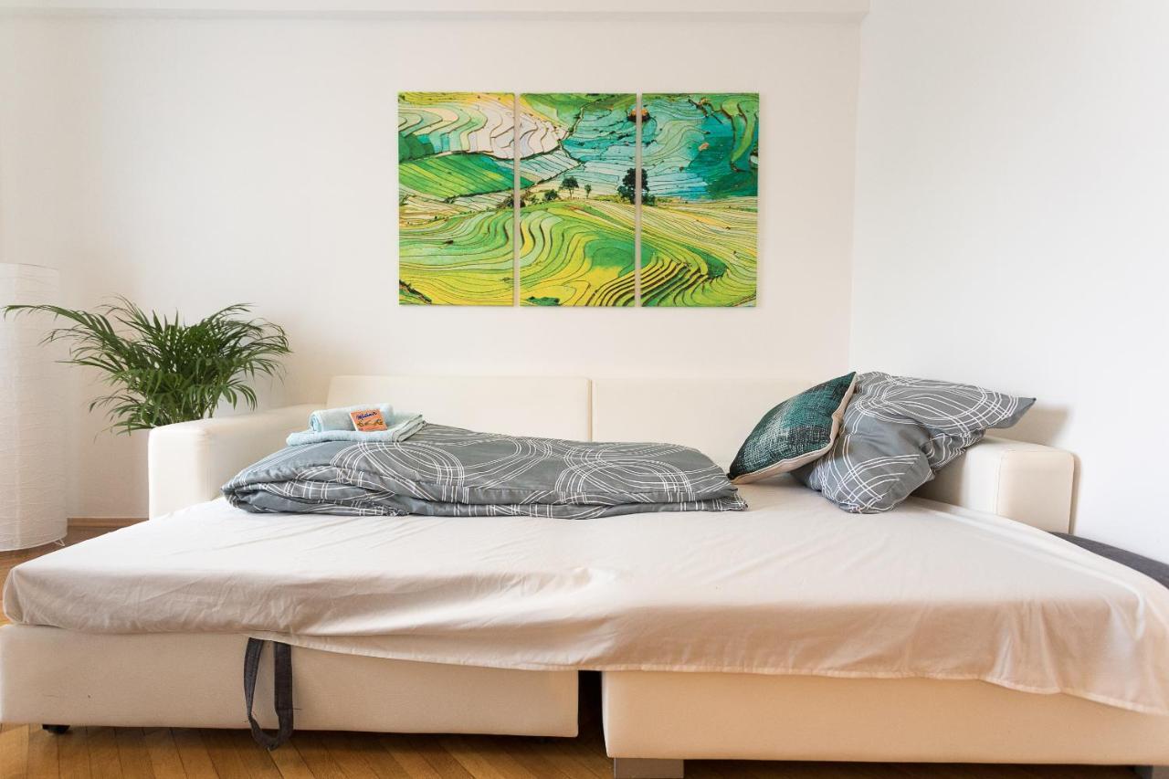 French Balcony - 45M² - Szeneviertel Lägenhet Wien Exteriör bild